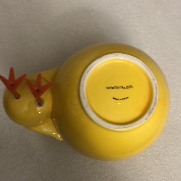 Yellow Chick with and egg shells decor/pot - Picture 8 of 12